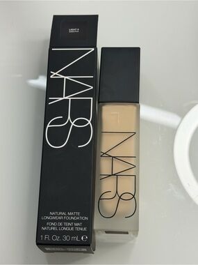 NARS Natural Matte Longwear Foundation Siberia
